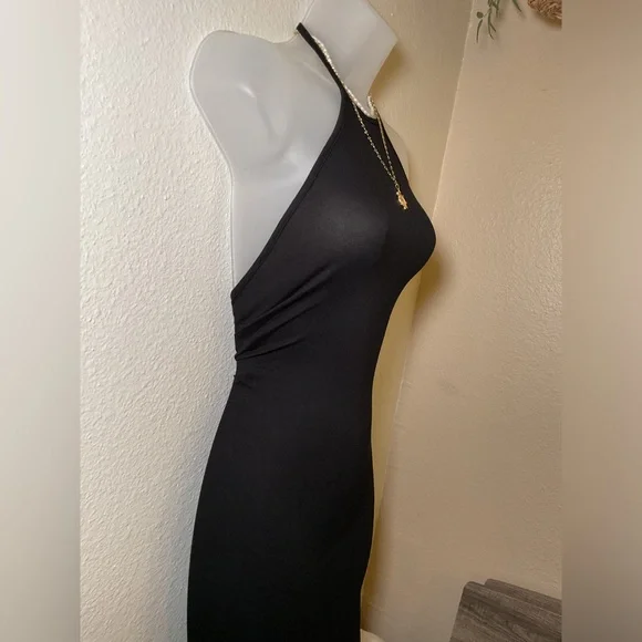 Elegant Black Maxi Dress - Picture 5 of 15
